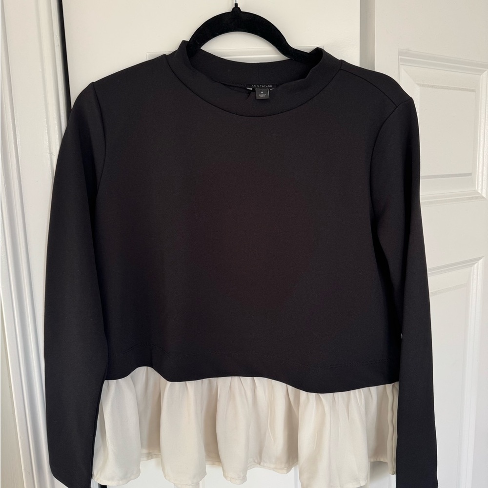 Ann Taylor Black and White Women's Top